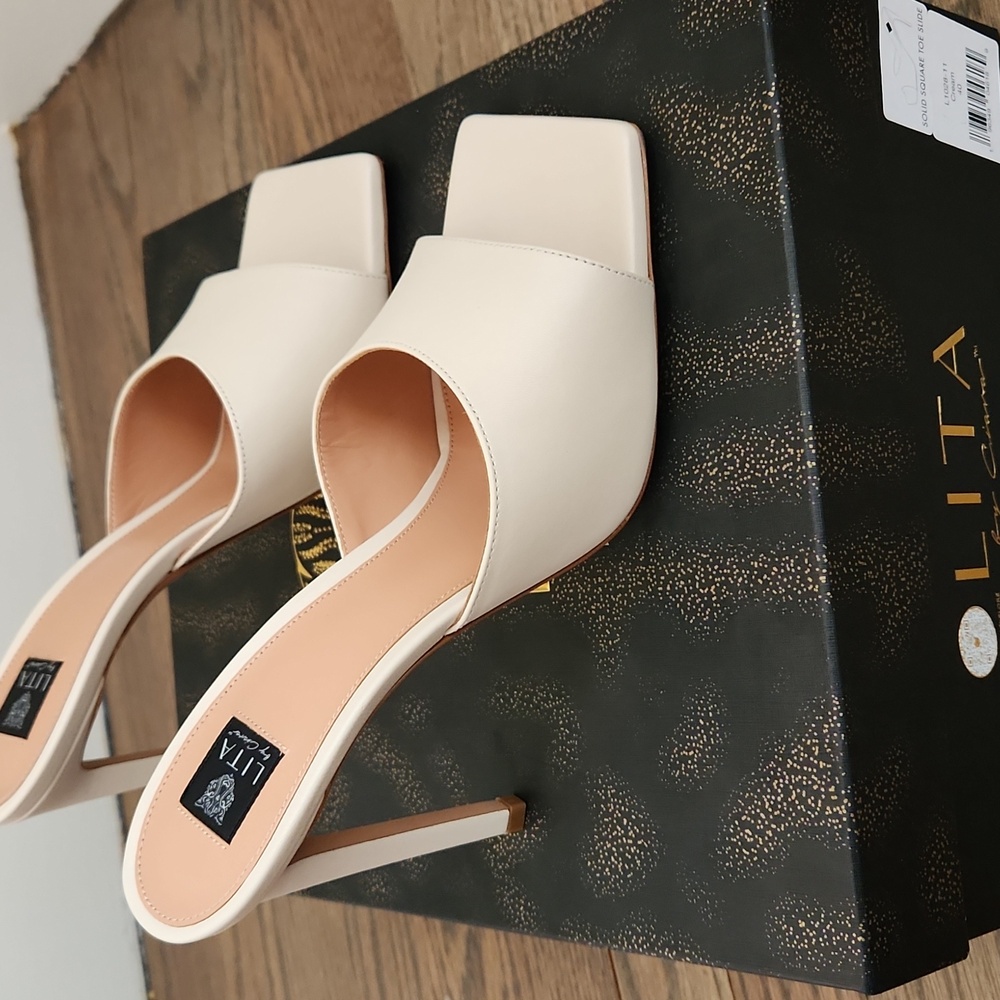 NIB LITA By CIARA Solid Square Toe Slide Sandals in Cream